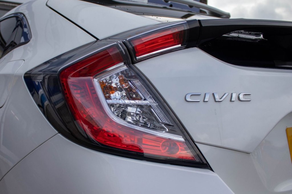 Used Honda Civic 2017 for sale - 77655216: Photo 47