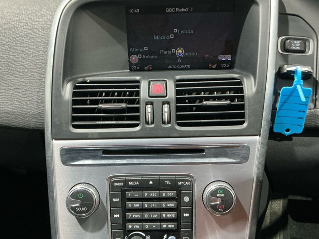 Used Volvo XC60 2017 for sale - 77355762: Photo 2