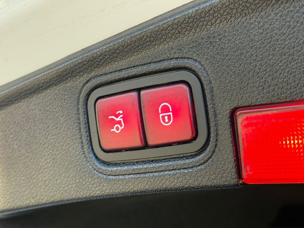 Used Mercedes-Benz C Class 2017 for sale - 76569851: Photo 13