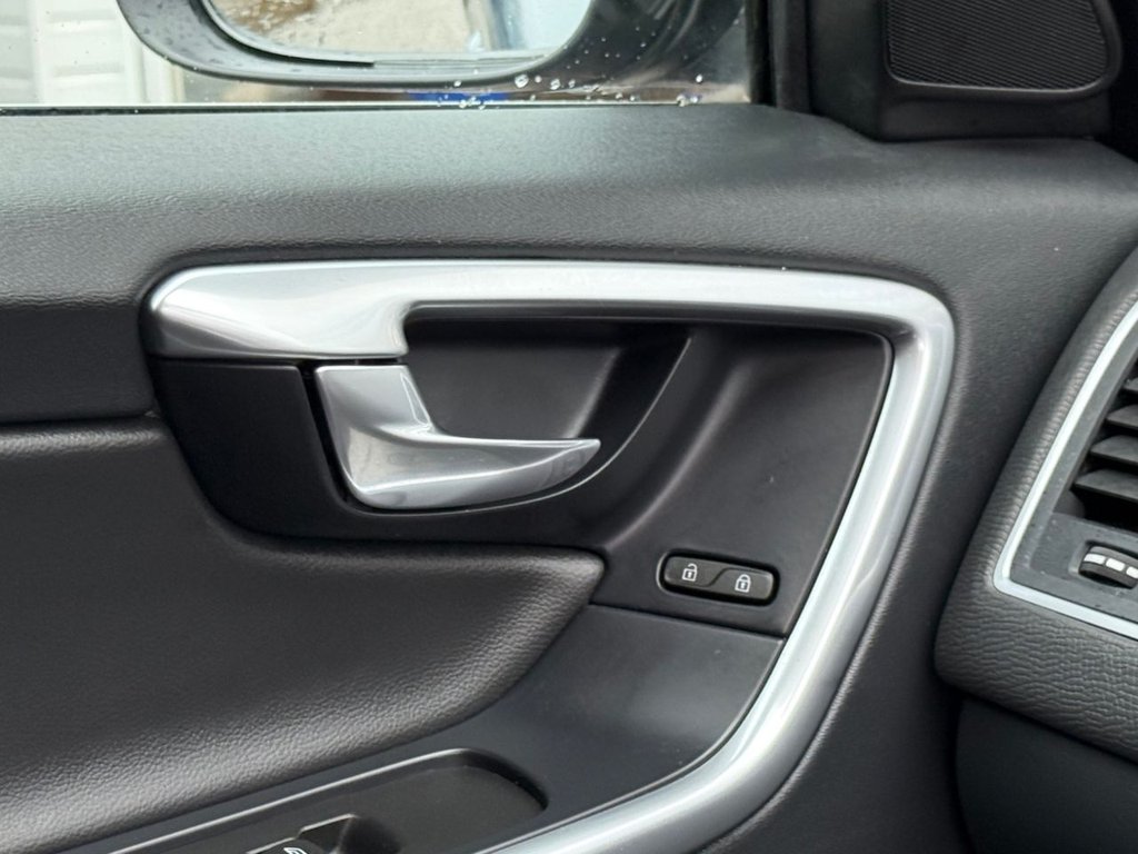 Used Volvo XC60 2017 for sale - 77719645: Photo 32