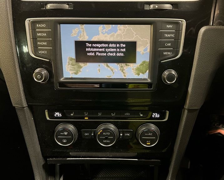 Used Volkswagen Golf 2016 for sale - 77133684: Photo 2