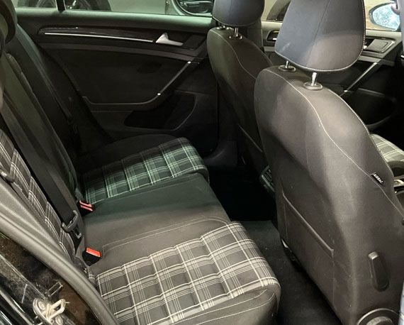 Used Volkswagen Golf 2016 for sale - 77133684: Photo 4