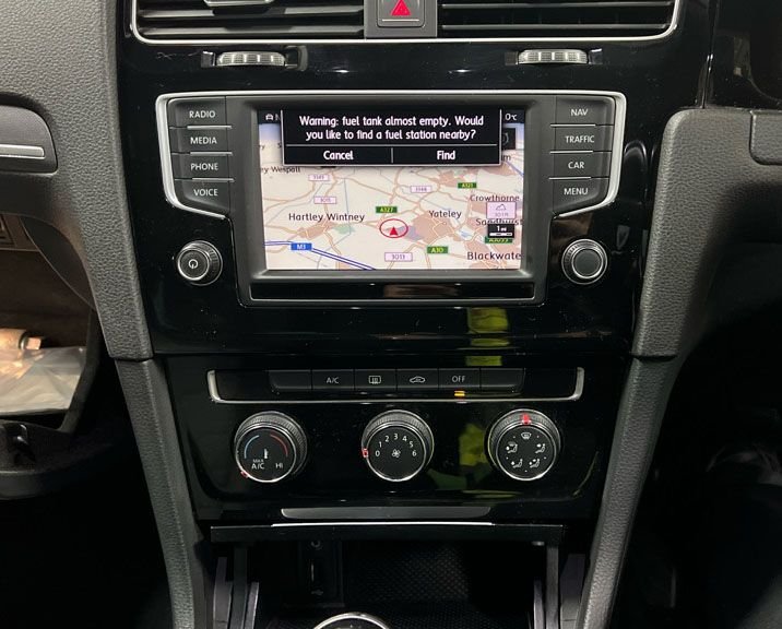 Used Volkswagen Golf 2016 for sale - 76496297: Photo 2