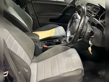 Used Volkswagen Golf 2016 for sale - 76496297: Photo