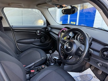 Used MINI Hatch 2018 for sale - 77088875: Photo