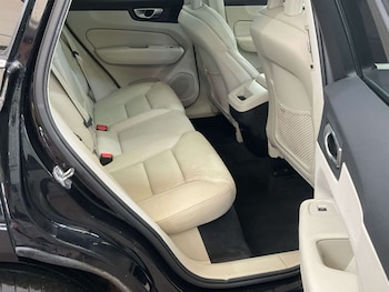 Used Volvo XC60 2017 for sale - 79272093: Photo