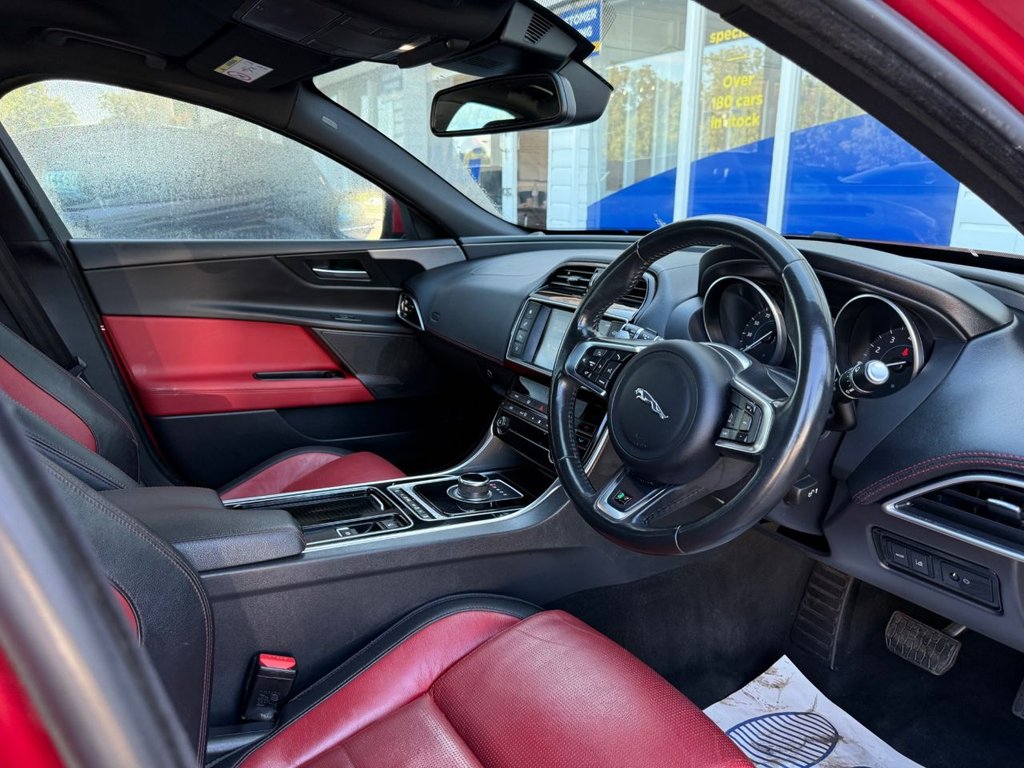 Used Jaguar XE 2017 for sale - 76385947: Photo 11