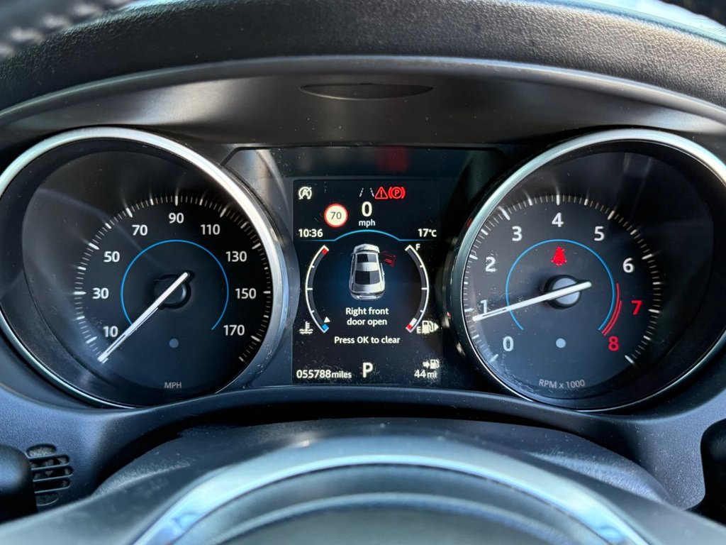 Used Jaguar XE 2017 for sale - 76385947: Photo 36