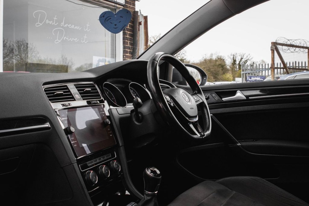 Used Volkswagen Golf 2017 for sale - 77879740: Photo 18