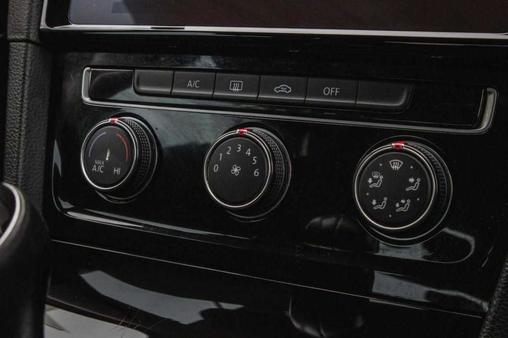 Used Volkswagen Golf 2017 for sale - 77879740: Photo 32