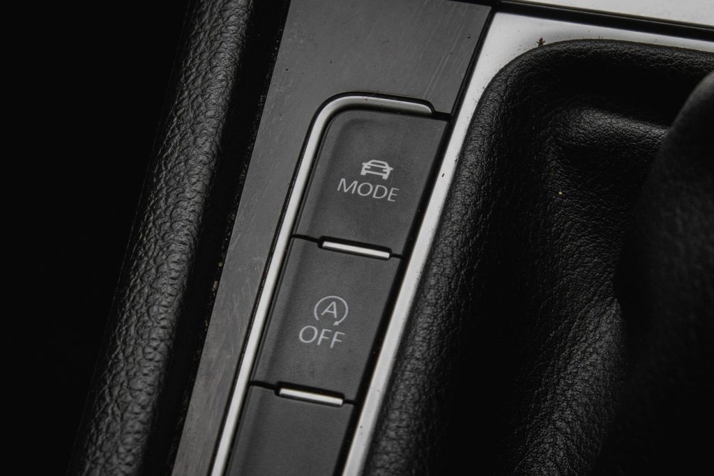 Used Volkswagen Golf 2017 for sale - 77879740: Photo 35