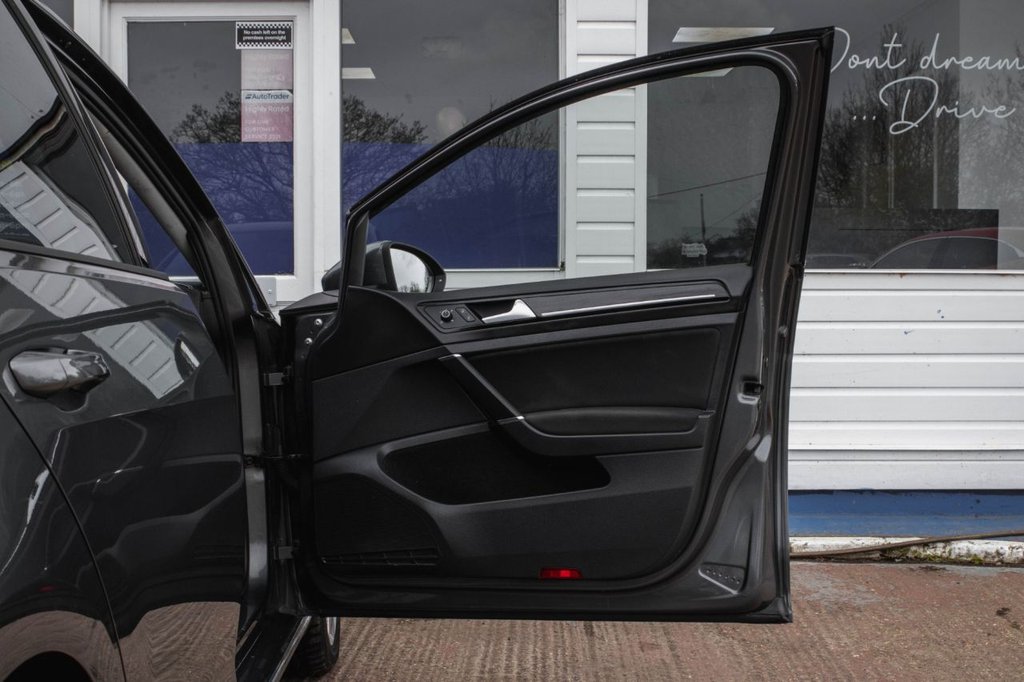 Used Volkswagen Golf 2017 for sale - 77879740: Photo 43