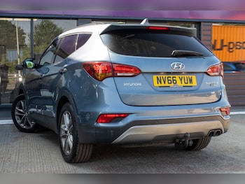 Used Hyundai Santa Fe 2017 for sale - 79243579: Photo
