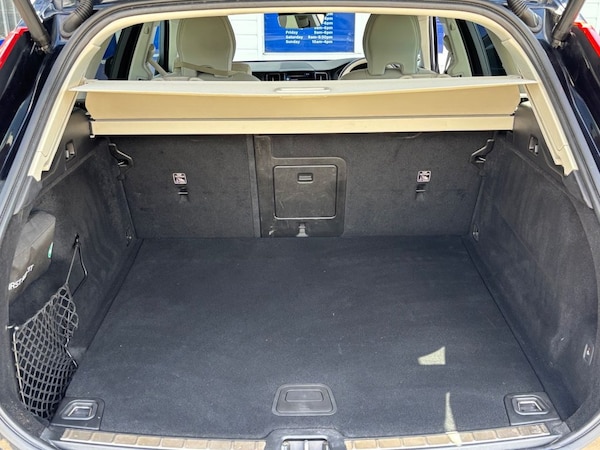 Used Volvo XC60 2019 for sale - 76080674: Photo 10