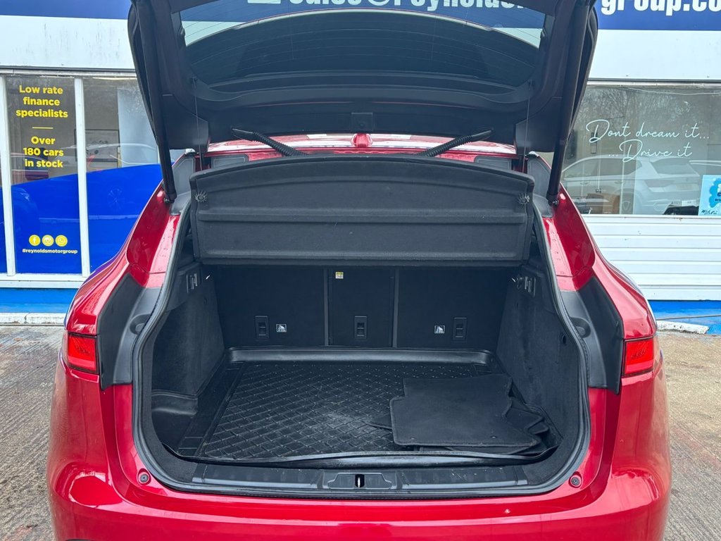 Used Jaguar F-Pace 2018 for sale - 76950331: Photo 32