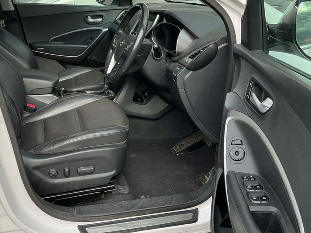 Used Hyundai Santa Fe 2016 for sale - 76582229: Photo 3