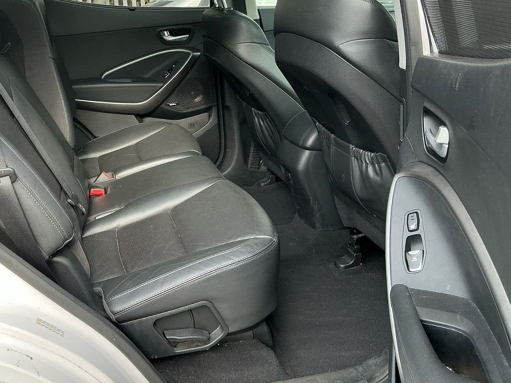 Used Hyundai Santa Fe 2016 for sale - 76582229: Photo 4