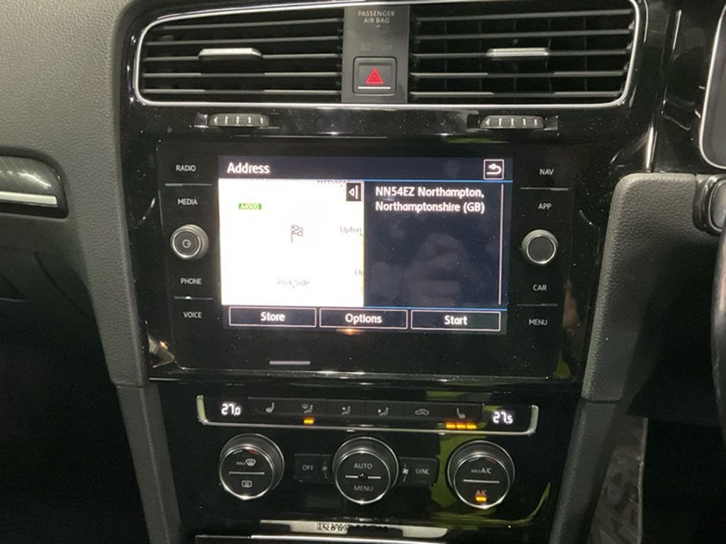 Used Volkswagen Golf 2017 for sale - 77384071: Photo 2