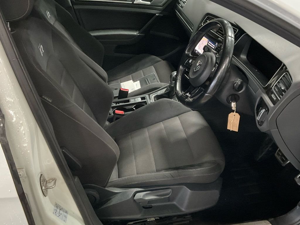 Used Volkswagen Golf 2017 for sale - 77384071: Photo 3