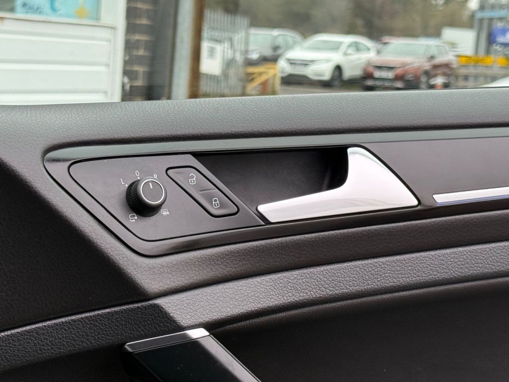 Used Volkswagen Golf 2017 for sale - 77384071: Photo 30