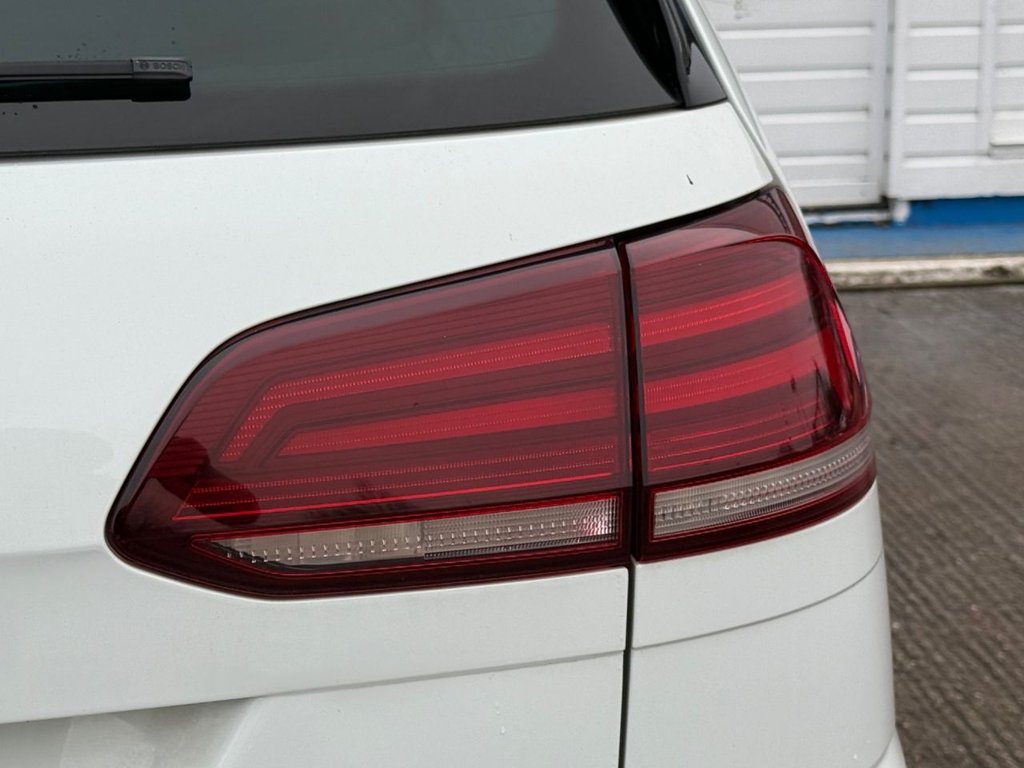 Used Volkswagen Golf 2017 for sale - 77384071: Photo 32