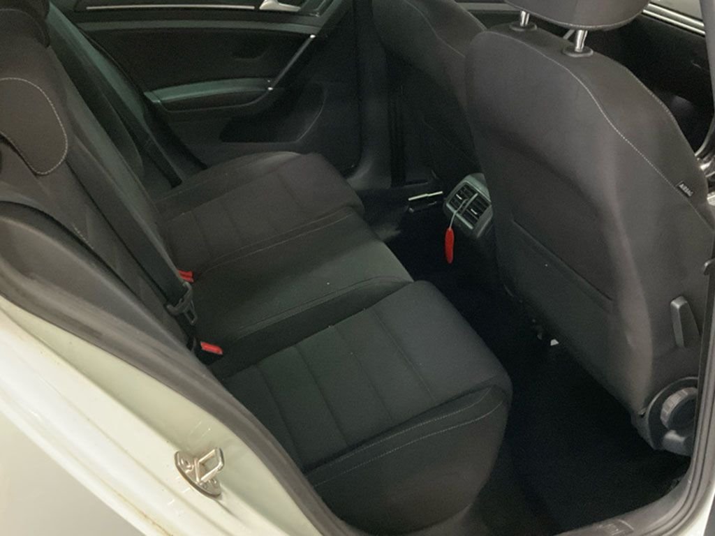 Used Volkswagen Golf 2017 for sale - 77384071: Photo 4