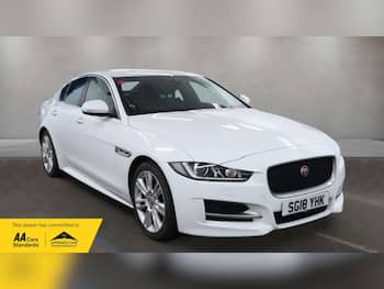 Used Jaguar XE 2018 for sale - 79723995: Photo