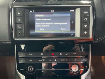 Used Jaguar XE 2018 for sale - 79723995: Photo