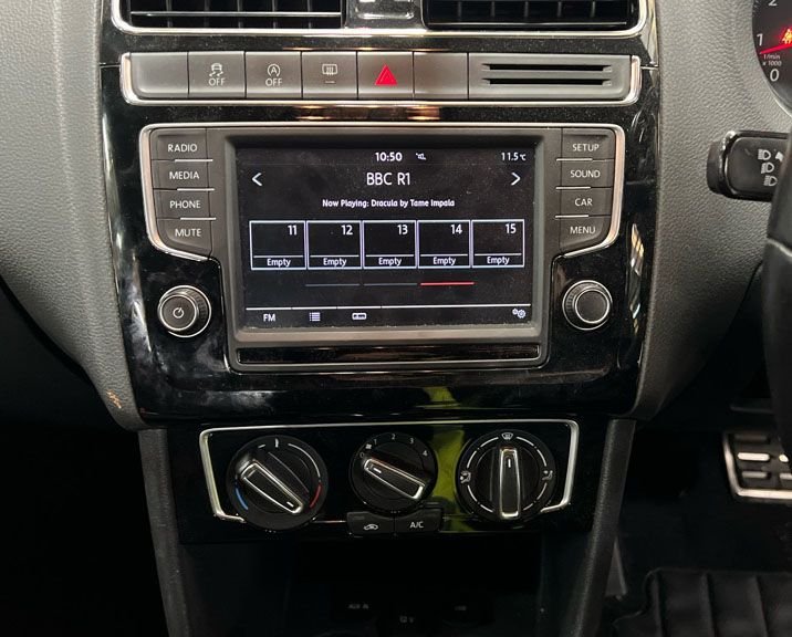 Used Volkswagen Polo 2016 for sale - 76417895: Photo 2