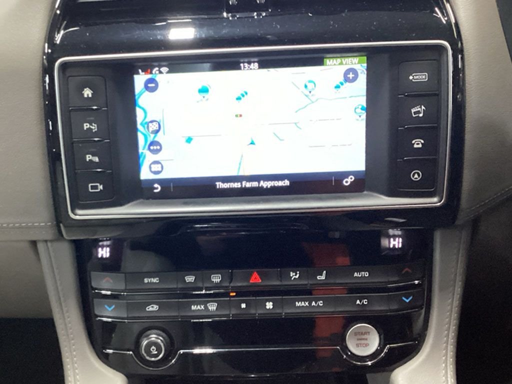 Used Jaguar F-Pace 2016 for sale - 77384055: Photo 2