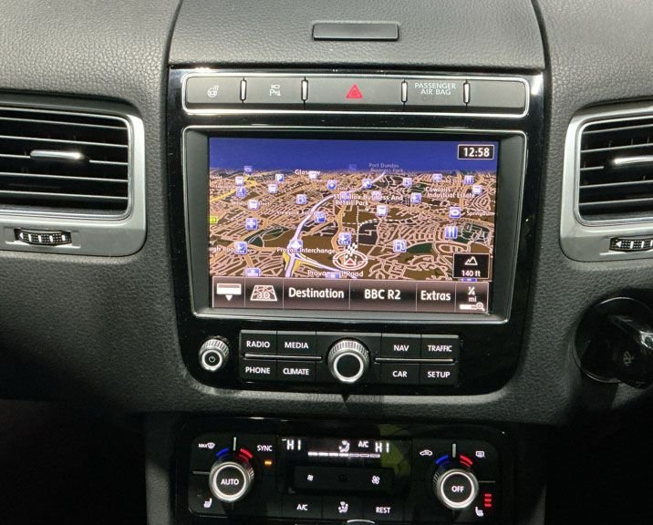 Used Volkswagen Touareg 2016 for sale - 76950126: Photo 2