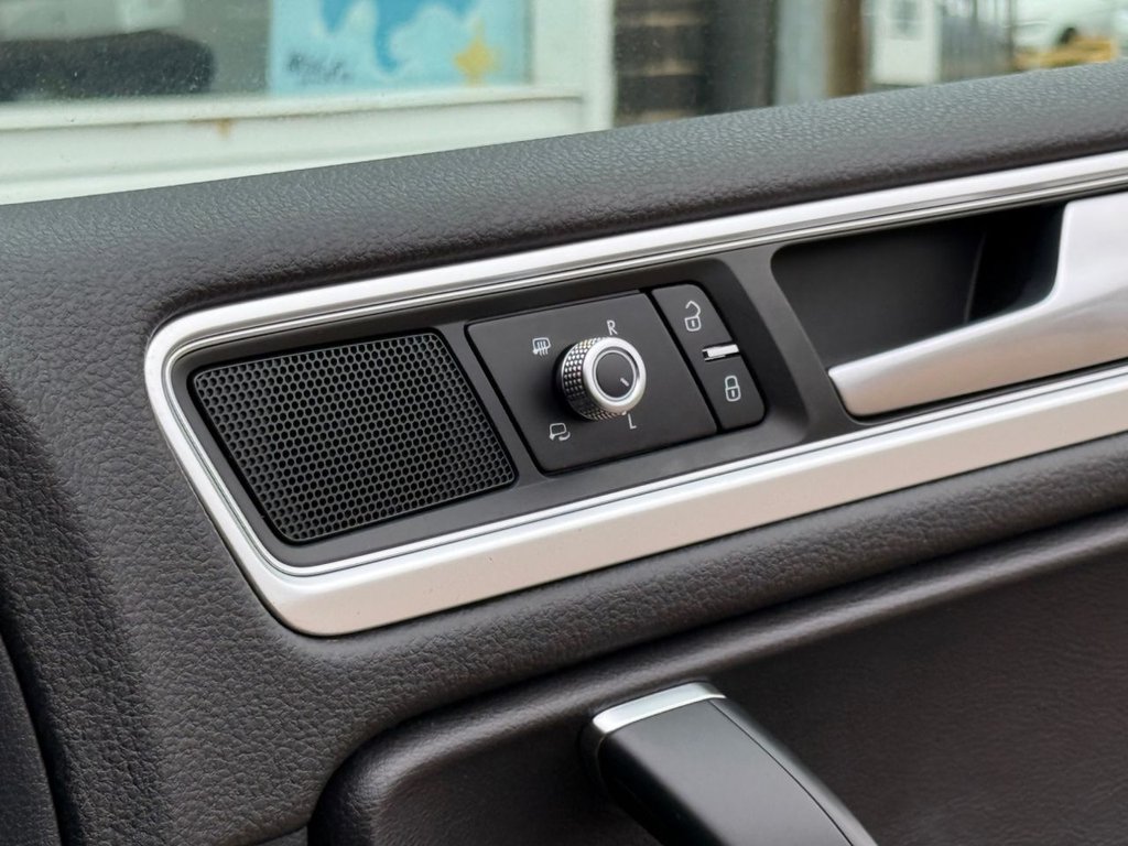 Used Volkswagen Touareg 2016 for sale - 76950126: Photo 25