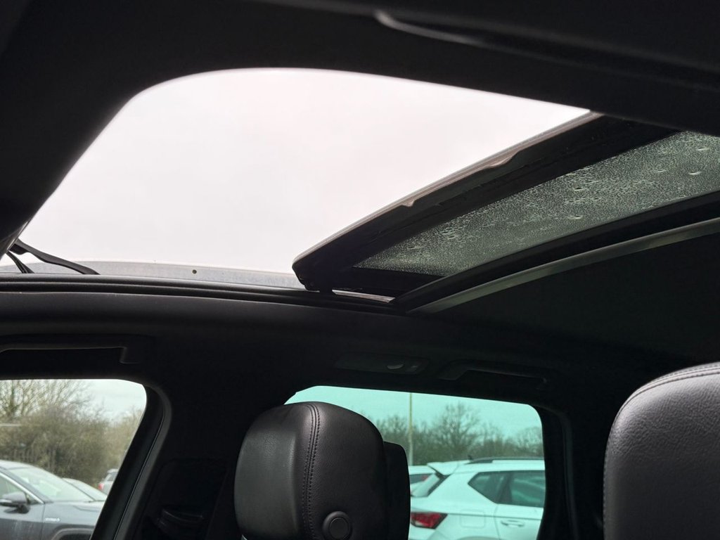 Used Volkswagen Touareg 2016 for sale - 76950126: Photo 32