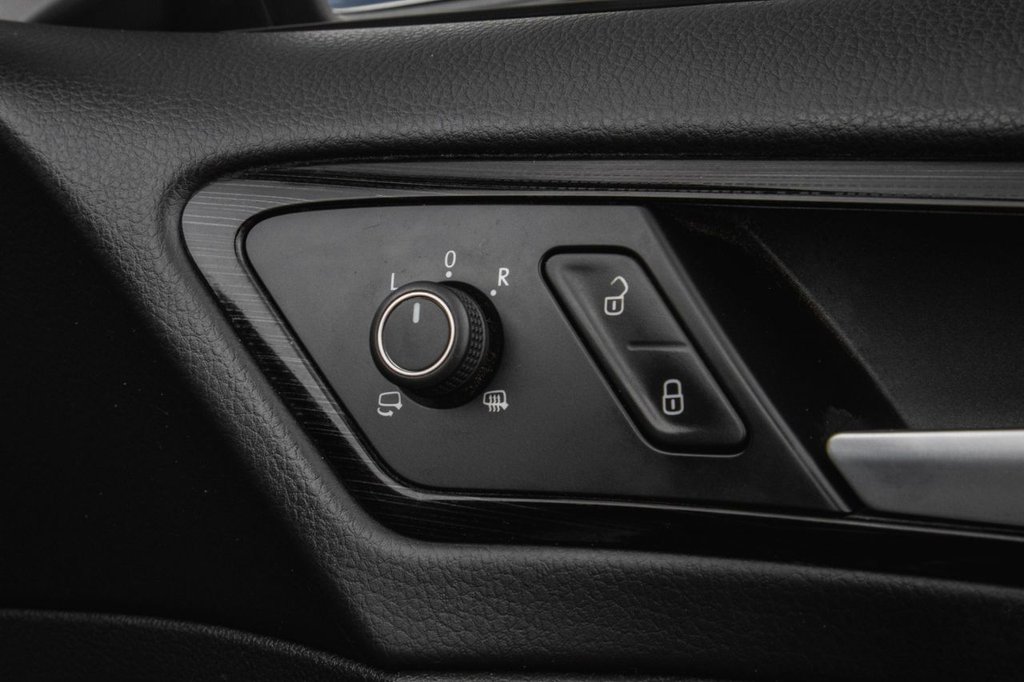 Used Volkswagen Golf 2017 for sale - 78002302: Photo 33