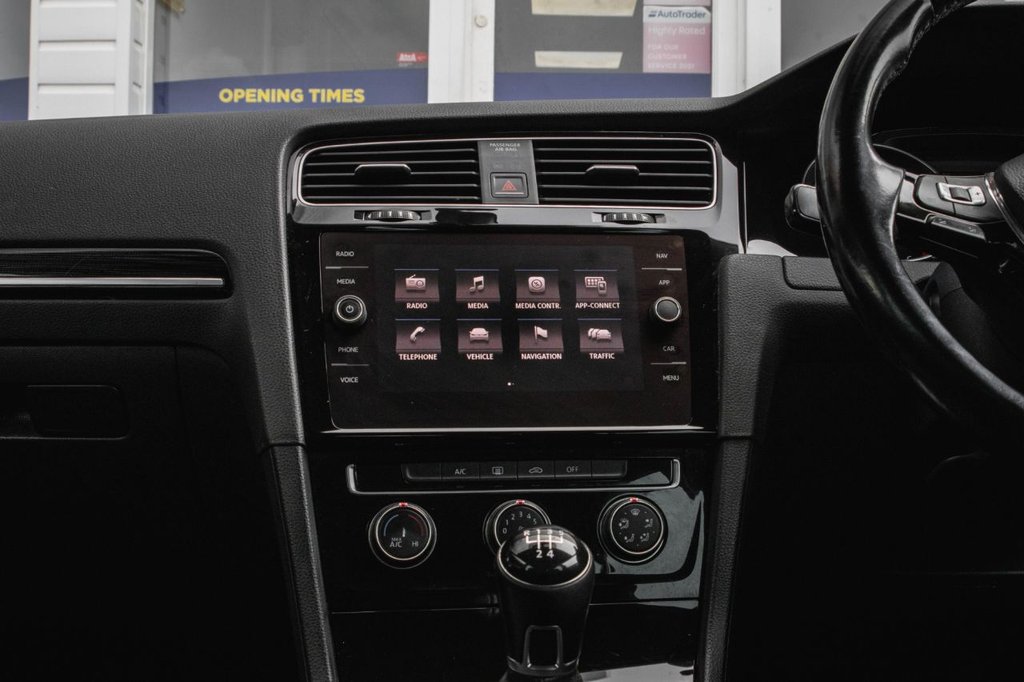 Used Volkswagen Golf 2017 for sale - 78002302: Photo 41