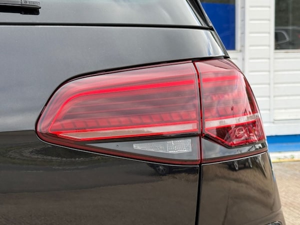 Used Volkswagen Golf 2018 for sale - 76235560: Photo 36