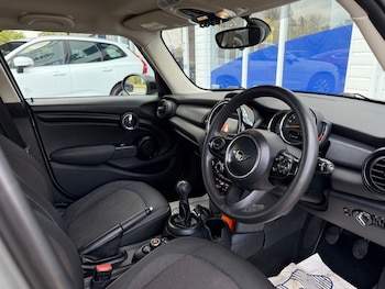 Used MINI Hatch 2019 for sale - 76395729: Photo