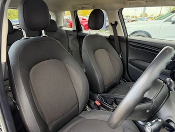 Used MINI Hatch 2019 for sale - 76395729: Photo