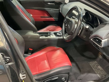 Used Jaguar XE 2019 for sale - 79167337: Photo