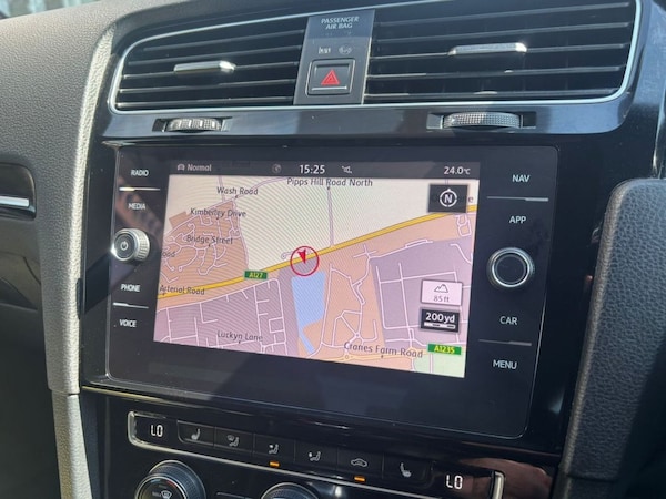 Used Volkswagen Golf 2018 for sale - 75666000: Photo 30