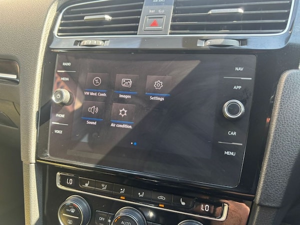 Used Volkswagen Golf 2018 for sale - 75666000: Photo 35