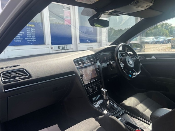 Used Volkswagen Golf 2018 for sale - 75666000: Photo 43