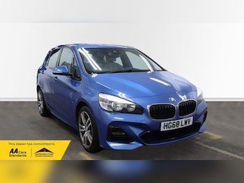 Used BMW 2 Series 2018 for sale - 76950300: Photo