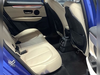 Used BMW 2 Series 2018 for sale - 76950300: Photo