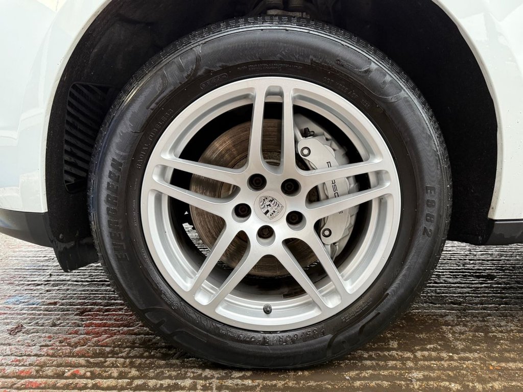 Used Porsche Macan 2018 for sale - 76496299: Photo 18