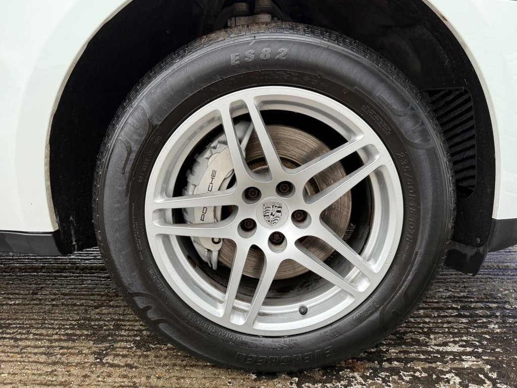 Used Porsche Macan 2018 for sale - 76496299: Photo 22