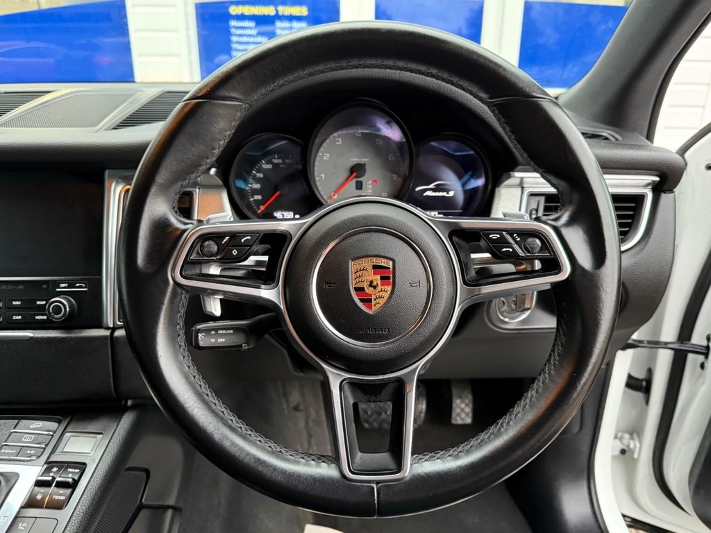 Used Porsche Macan 2018 for sale - 76496299: Photo 24