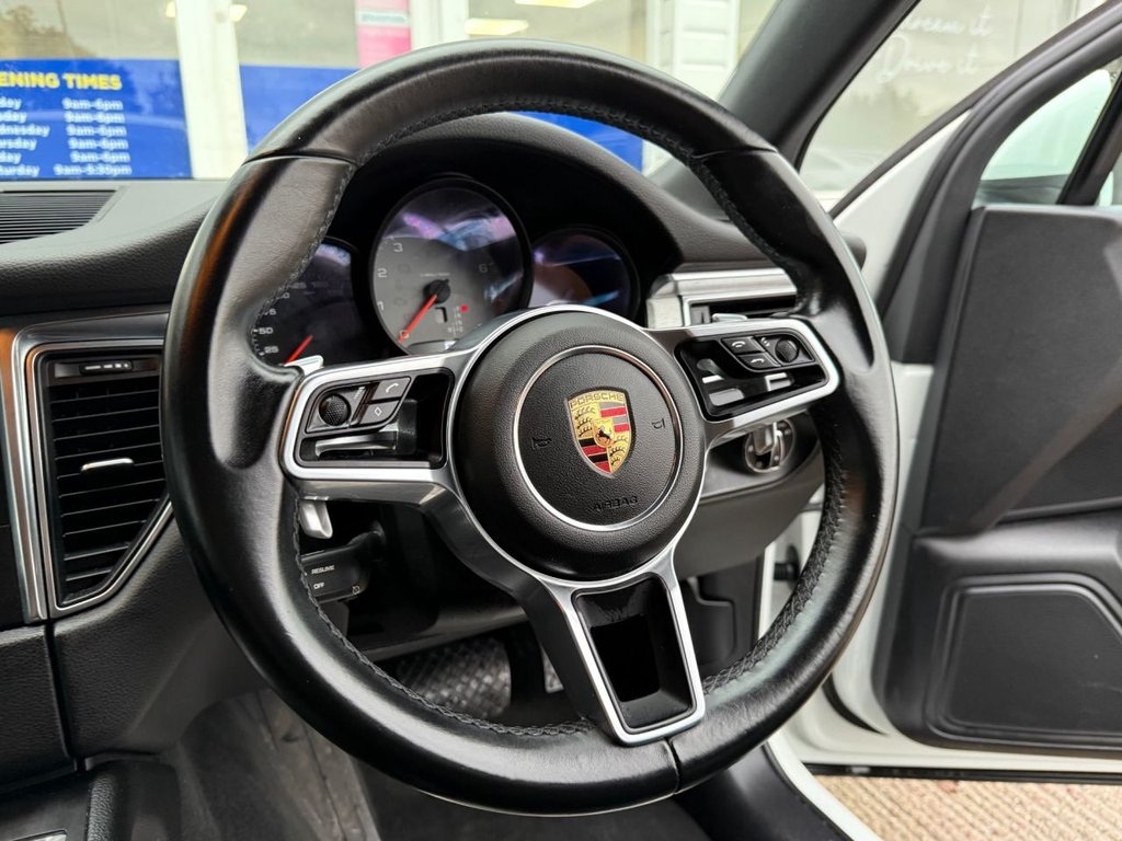 Used Porsche Macan 2018 for sale - 76496299: Photo 25