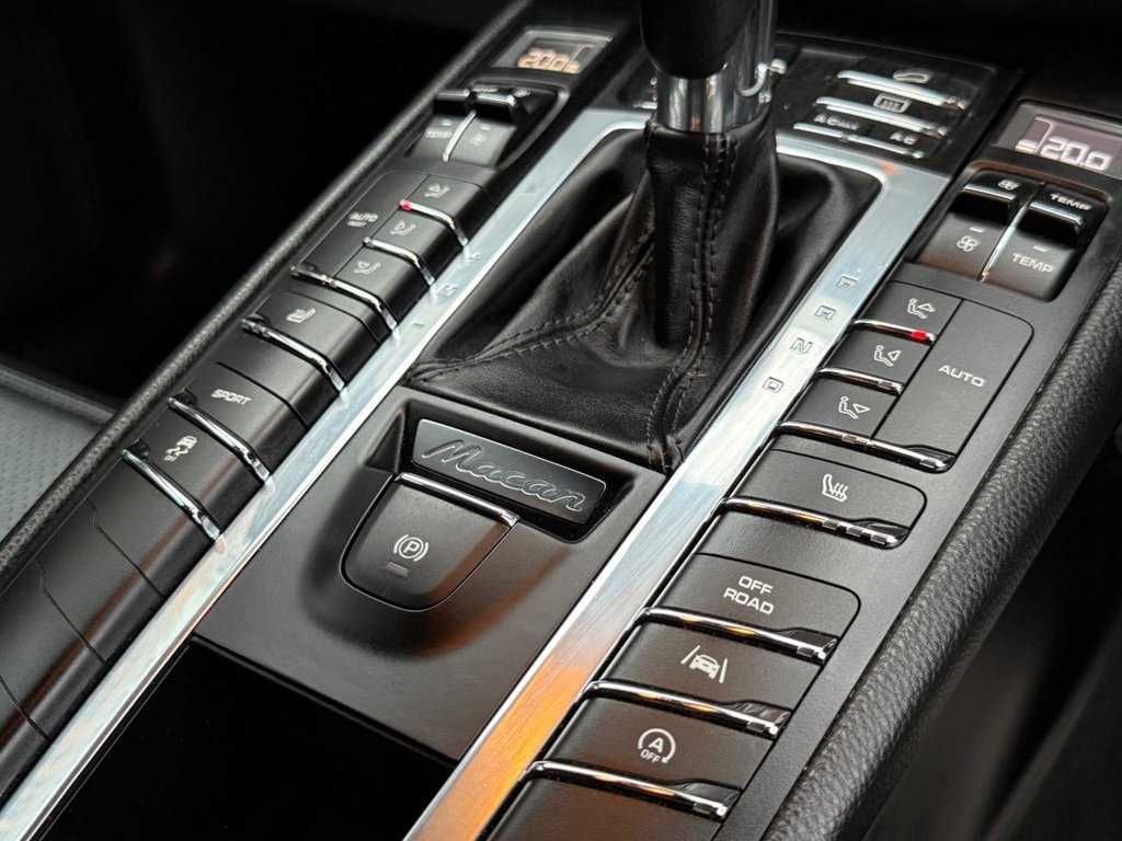 Used Porsche Macan 2018 for sale - 76496299: Photo 30