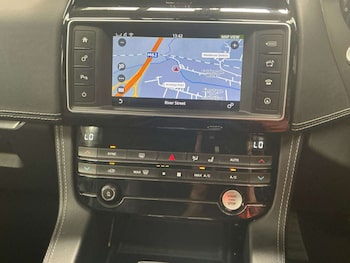 Used Jaguar F-Pace 2018 for sale - 79272092: Photo
